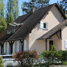 Maison etang, hotelli kohteessa Gien