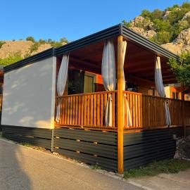 MIMOSA Luxury Mobile Homes, hotel in Sveti Juraj