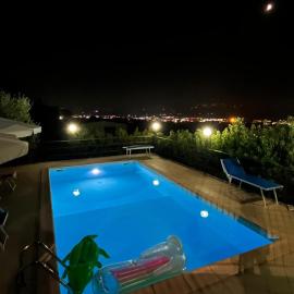 Belvedere Rooms con Piscina - Soggiorni Le Grotte, hotel in Camerano