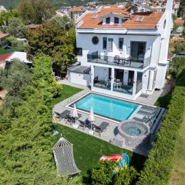 Luxury villa in the center of Hisaronu