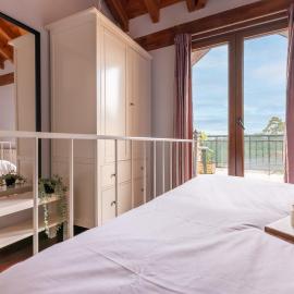 Duplex cerca de la playa con piscina, hotel em Miengo