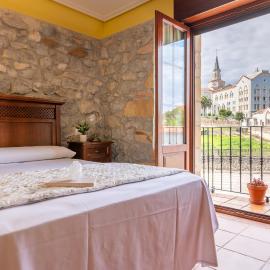 Apartamentos El Cruce de Moratón, hotel in Cóbreces