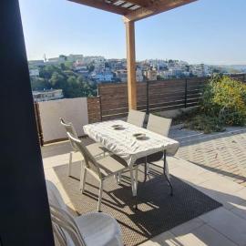 הבית על ההר בכרמל, hotel di ‘Isfiyā