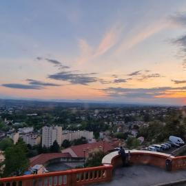 Le Balcon deThiers, hotell i Thiers