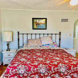 Studio with private entrance and parking