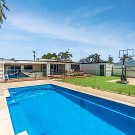 Malibu Palms - Echuca Holiday Homes, hotel v mestu Moama