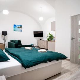 Cozy Main Square Apartment I with Breakfast option