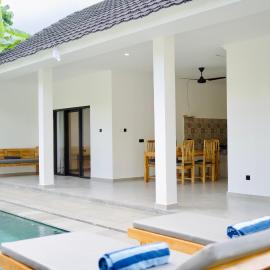 Lush Tropical Villa Central Amed