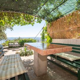 Apartments Zvonko, ξενοδοχείο σε Mimice