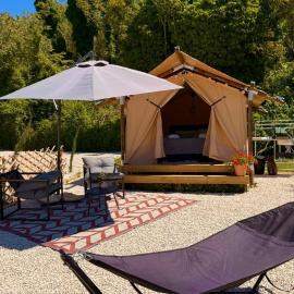 Torino di Sangro में, होटल Glamping la Yurta nel verde Luxe glampingtent