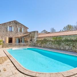 La Mijotière - maison avec piscine et grand jardin, hotel em Thénac