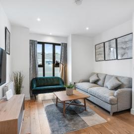 Bright and Modern 3 bed Seaside escape sleeps 5