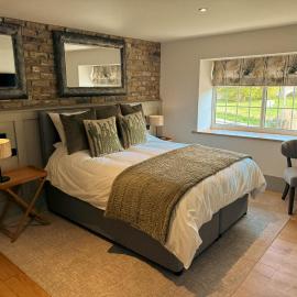 Rooms at The Vine Tree, hotel v destinácii Crickhowell