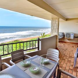 BL002 Blue Largo - Perfect family unit on the beach