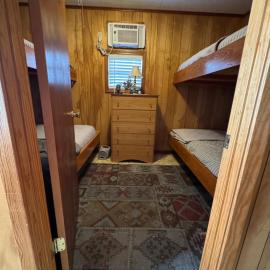 The Miss Ella Houseboat, hotel a DGS Heliport