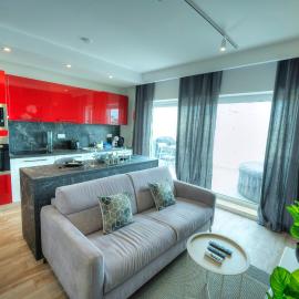 Luxury penthouse with sun terrace & jacuzzi RJOR1-1, Hotel in Gżira