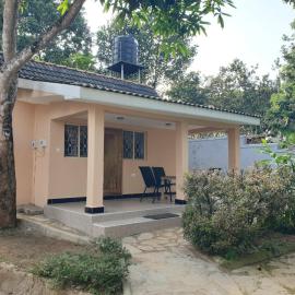 Alison & Dave's Guesthouse – hotel w mieście Entebbe