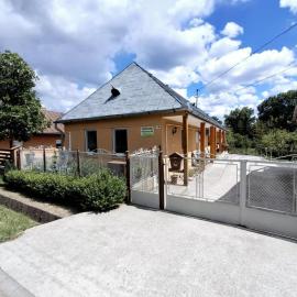 Szieszta Vendégház, hotel u gradu 'Sárospatak'