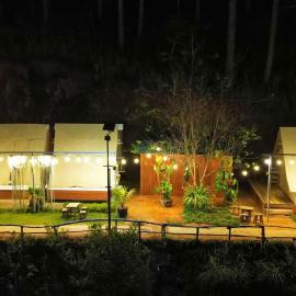 Amikaje Farm, hotell i Xuan An