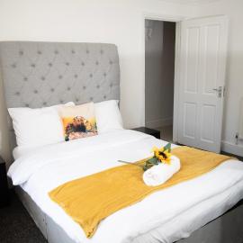 Kyoto Central I 4 BDR House I 50 inch Smart TVs in Rooms I Large Spacious Rooms I Refurbished I Derby City Centre, khách sạn ở Derby