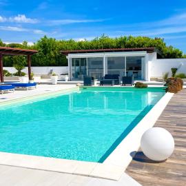 VILLA A CASA DI BETTY - Spacious & Bright Apartment with Private POOL - An Oasis of Peace to relax and recharge, готель у місті Torre Tre Ponti