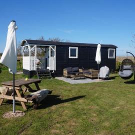 Bed and Breakfast Het schapenlandje, hotel in Waarland