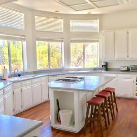 3 B 2 BA home in a Serene, quiet cul de sac, Hotel in Lone Pine