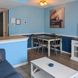 Coastal Condo w/ Pool, 1 Block to Wildwood Beach!, hotel a Wildwood