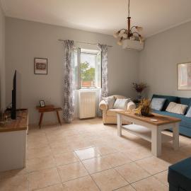 Niki's Garden House - A beautiful 2 bedroom house