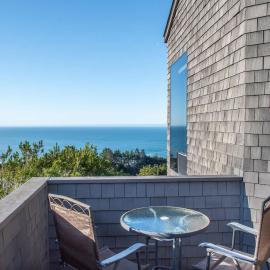 Hillside Family Home for 10 With Panoramic Ocean Views