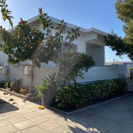 Sea View Beach House near Athens Airport, hotel din Artemida