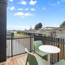 Vibrant Tauranga 2 Bed 2 Bath