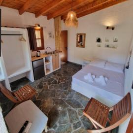 Fay's Guesthouse Aegina