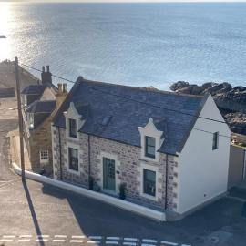 Seafront holiday home in Findochty
