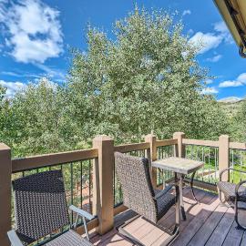 Cozy 1BR Near Trails with Shuttle to Slopes and Town
