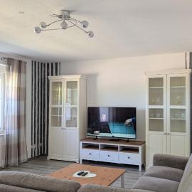 " FeWo am Hof " Große Wohnung mit zwei Schlafzimmern, seperate Küche und großem Bad, hotel v destinácii Beverstedt
