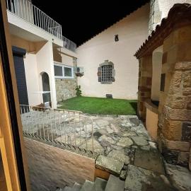 plein pied centre ville Issoire avec petite cour intérieur, hotelli kohteessa Issoire