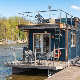 Tolles Tiny-Hausboot Marianne mit Dachterrasse, hotel a Hamburg