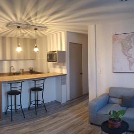 Apartment with private entrance and access to roof-garden, hotel sa Juriquilla
