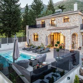 Luxury Villa Ora I, hotelli kohteessa Agia Effimia