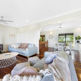 50kms of stunning ocean & hinterland views with pool, hotel in Bald Knob