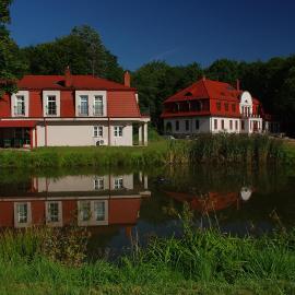 Agroturystyka w Folwarku Uradz, hotel Tarmno városában