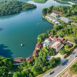 Phong Nha Lake House Resort, hotel in Phong Nha