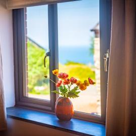 Polrunny Farm Sloe Cottage with a sea view