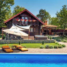 Ferienhaus Lisac by Villas Guide, hotel a Klana