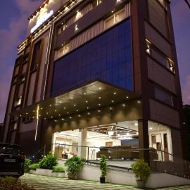 Golden Star, hotel sa Kollam