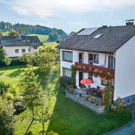 Ferienwohnung Uhrmann Franz, hotel in Lindberg