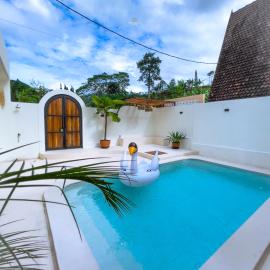 Casa Del La Luna by Nginapsini, hotelli kohteessa Cilama