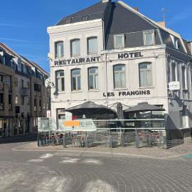Hôtel Les Frangins, khách sạn ở Saint-Omer