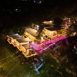 ปลายเขื่อนแคมป์ปิ้ง Dom, hotel in Sirindhorn